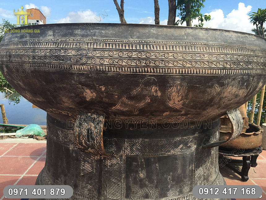 đ&uacute;c trống đồng đ&ocirc;ng sơn, ngọc lũ